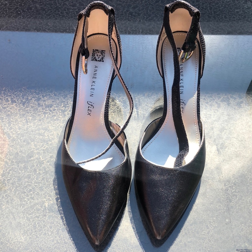 Anne Klein iflex pump